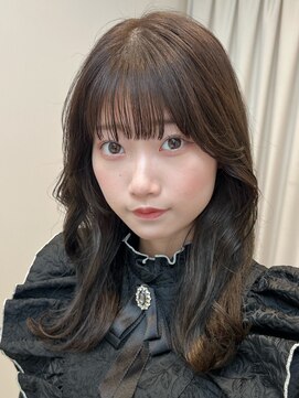 ティア(Tia.) (韓国風/くびれヘア/ミディアムヘア/前髪/サイドバング/小顔)