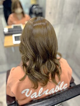 ネウィ 赤羽(newi) カーキベージュカラー♪