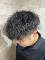 クロノスアーク バイ ディーズ(CHRONOS ARK by.D's)&nbsp;20代30代40代 波巻きパーマ スペインカール風 ツーブロック