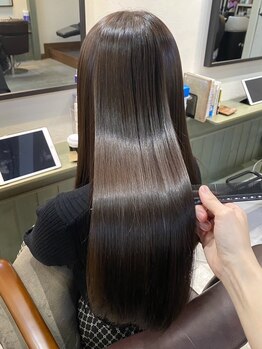 ジル ヘアデザイン ナンバ(JILL Hair Design NAMBA)の写真/【なんば駅2分】ダメージの少ない[酸性ストレート]で艶髪に！ブリーチ毛やハイダメージの方にオススメ◎