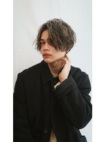 ハイライトメンズミディアムセンターパートスパイラル