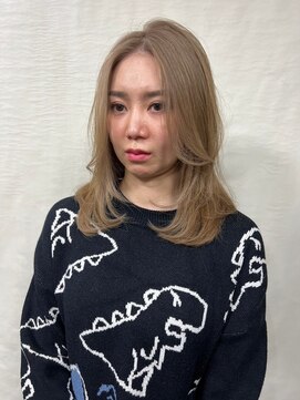 テイス 新宿(TACE) ミルクティーカラー[ネビージュ/黒髪/小顔/新宿]