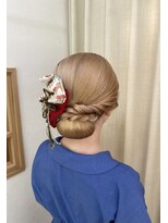 振袖ヘア　振袖ヘアメイク　タイトアレンジ　タイトシニヨン
