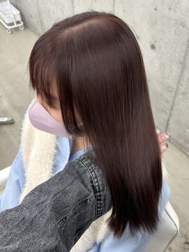 エヌアイ オモテサンドウ(ni omotesando) 光に当たるとわかるほんのりピンク