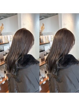 シー.(SHE.) オリーブブラウン×ミディアムスタイル