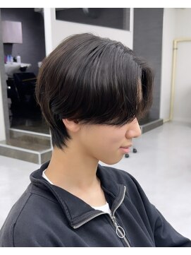 ジーニー 新百合ヶ丘(Genie) フェザーパーマサーフカール刈り上げセンターパート