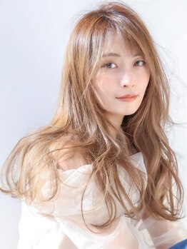 白髪を隠すだけじゃなくナチュラルに魅せる大人カラーが人気！chan.のグレーカラーで毎日がもっと楽しく◎