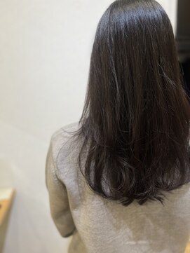 アンクールトレジャー(Un Coeur Treser) 動きがでるUラインレイヤースタイル