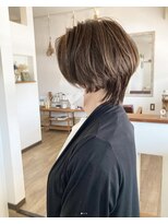 コルマルシェ(Cormarche)&nbsp;ショートウルフに細めのハイライトで透明感を☆