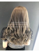 バトー(bAteAu)&nbsp;ダブルカラー、インナーカラー、ハイライト、エクステ、ブリーチ