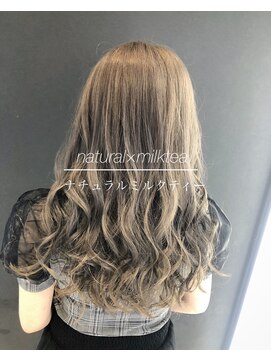 バトー(bAteAu) ダブルカラー、インナーカラー、ハイライト、エクステ、ブリーチ