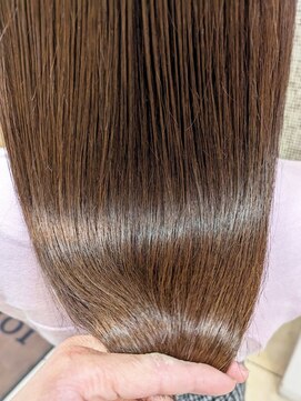 カロル 川口(Calor) 潤う艶髪ストレート　20代30代40代