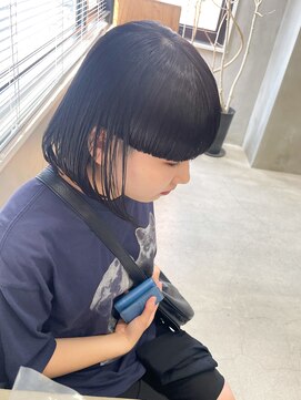 テトヘアー(teto hair) ワイドバング　刈り上げ　刈り上げ女子　黒髪　ストレート