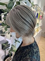 ステア ケース(stair case)&nbsp;脱白髪染め ローライトで立体感 グレージュ 40代50代60代