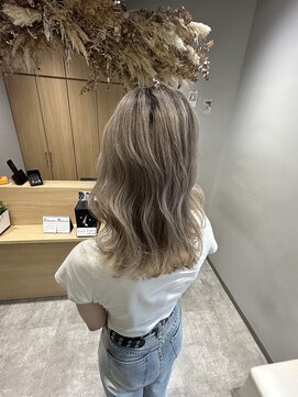 アヴァンス 京橋店(AVANCE) 根本が気になりにくいシャドウルーツ