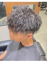 フリーク バーバーショップ 都島店(FREAK BARBER SHOP) 黒髪無造作ツイストスパイラルパーマツーブロックマッシュ
