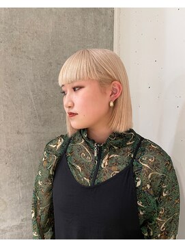 モニカ(MONIQA) ペールベージュ