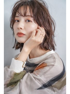 ルチア(Lucia) ショートミディボブ小顔レイヤー