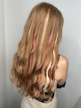 ヘアーデザインルアナ(Hair design Luana.) ミルクティーベージュ×ピンクインナー/ロングウェーブ
