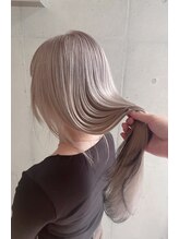 《stylist☆仲山 和希》鮮やかなハイトーンカラー、ホワイトカラー、はお任せください！