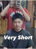 刈り上げスパイキーショート