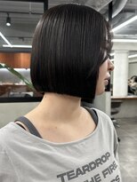 ニコトウキョウ 新宿(nico TOKYO)&nbsp;20代30代切りっぱなしボブタッセルボブ顔周りレイヤーオリーブ