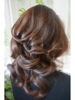 ヘアーアンドメイク フラット ヒルズ(Hair&Make FLAT HILLS) カジュアル・ゴージャス・巻き髪スタイル