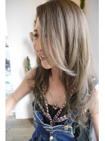 ナイン(9 nine)&nbsp;外国人風細目ハイライト×アッシュグレージュ×小顔レイヤー