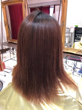 大嶋直樹の美容室 表参道 高難易度縮毛矯正＝手で乾かしただけです。本当です。