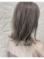 カモン(CAMON)&nbsp;[CAMON. ]#外ハネミディ#ハイライト#カーキグレージュ