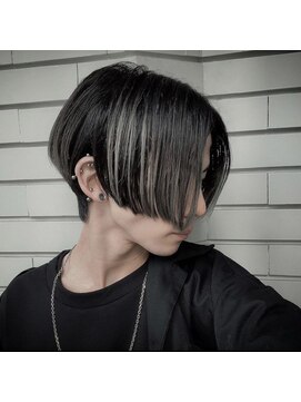 シン(syn) 前下がりセンターパート