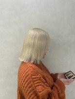 キートス(Kiitos)&nbsp;ホワイトブロンド/抜きっぱなし/切りっぱなし/ボブ/うる艶