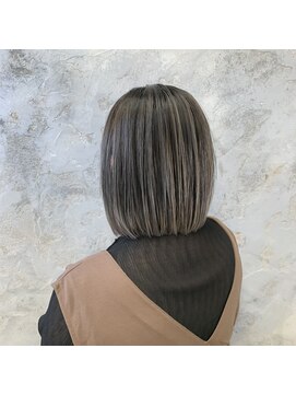 O ボブバレイヤージュ立体感透明感ショートボブ寒色カラー