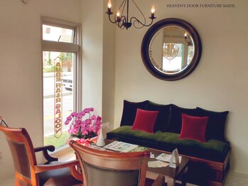 オーブ(AUBE)の写真/インテリアひとつひとつにこだわりあり◎おしゃれな店内で髪も心もほっと癒されリラックスして過ごせる♪