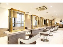 アッシュ 都立大学店(Ash)の雰囲気（白を貴重とした明るい店内♪縮毛矯正/髪質改善/都立大学）