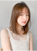 ホワイトブロンドナチュラルカール外ハネボブサイドバング