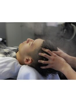 メンズの頭皮ケアに人気の高い炭酸スパで、頭皮の汚れを落とし髪のハリやコシをUP！【狭山ケ丘駅徒歩３分】