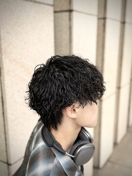 リバティシェアバーバー 銀座(LIBERTY SHARE BARBER) 波巻スパイラル