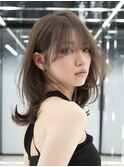 ミディアムレイヤーダークブラウン顔まわりカットハッシュカット