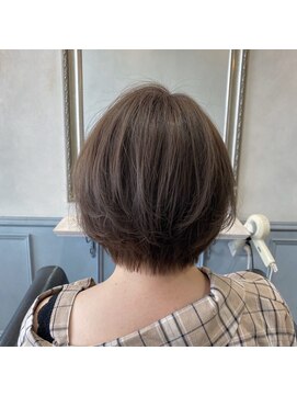 ラ シック(La chic) 丸みショート×くすませベージュ