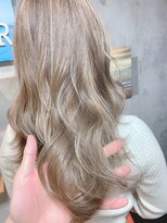 ビーチ(Beach)&nbsp;外国人風ブロンドカラースタイル