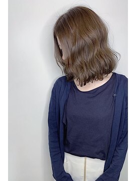 モルニ(MORNI) シアーべージュ_マロンベージュ Aラインボブ かきあげ