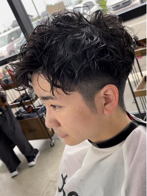 【人気NO１!メンズ限定カット+パーマ￥9900～】男性Stylist在籍で女性ばかりで行きにくい方にもおすすめ！