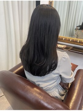 グランドライン(GRAND LINE) 《GRANDLINE友田千栄》ロングレイヤースタイル