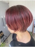 【川瀬莉穂】前下がりショート×レッドカラー