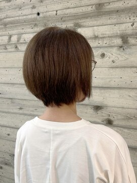 ムーンボウ(moon bow) 癖毛さんでもふんわり☆くびれショートスタイル！