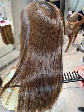 ユミリーバイルコル(umily by RuCOR.) メルティカラー/フェミニンロング/似合わせカット/髪質改善