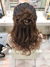 ウレア(ulea) お花のハーフアップ