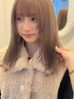 ロティー(loty)&nbsp;ミディアム 顔周りレイヤー 前髪 ミルクティーベージュ 10代20代