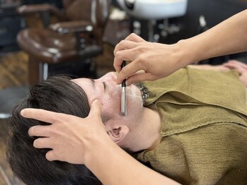 ヘアー ショップ ウェイブ(WAVE)の写真/髭・眉毛で印象かわる◆さわやかな眉毛で目元のかっこよさがUP！色気のある髭で男度を上げる！